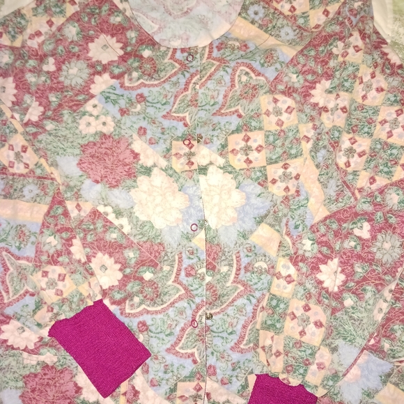 Scrub tops 2 - Picture 4 of 4